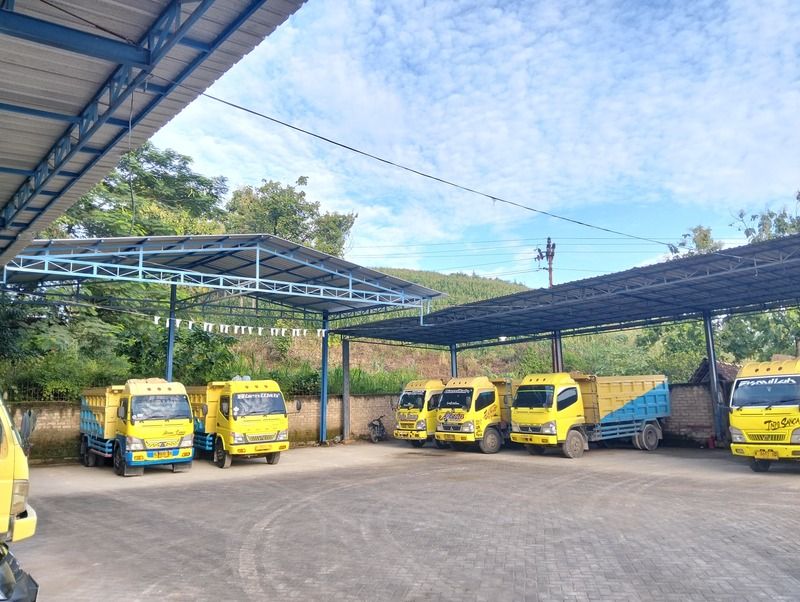 excavator-truck-bio-alam-indonesia-persada